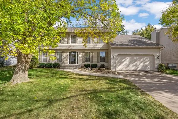 413 Rockvalley Dr Sw, Cedar Rapids, IA 52404