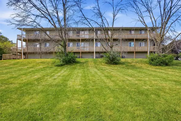 405 W Zeller Street, North Liberty, IA 52317