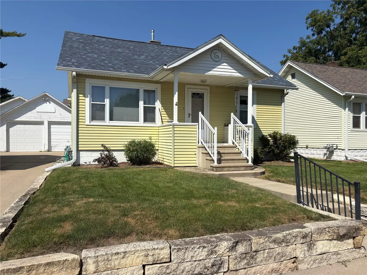 1224 11th Street Nw, Cedar Rapids, IA 52405 - #1