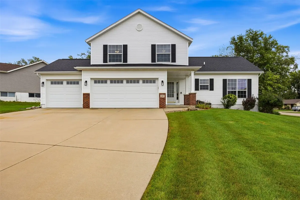 507 Hearthstone Drive Nw, Cedar Rapids, IA 52405 - #1