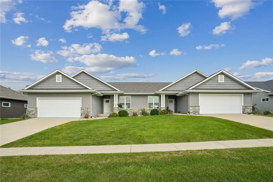 850 Rogers St, Robins, IA 52328 - #2