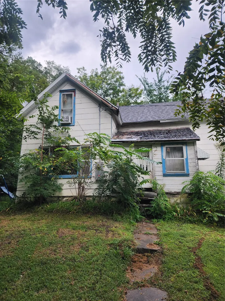 702 4th Ave, Vinton, IA 52349 - #3
