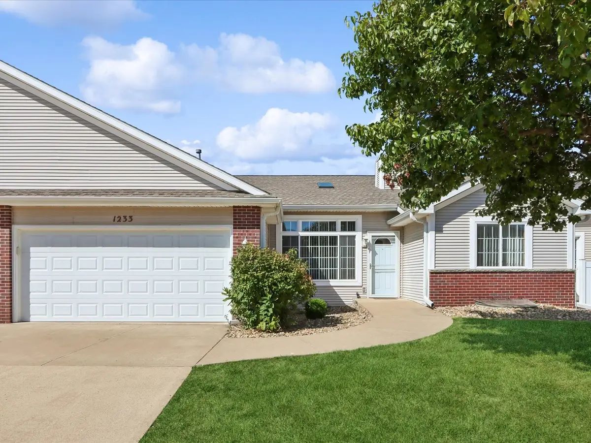 1233 74th Street Ne, Cedar Rapids, IA 52402 - #1