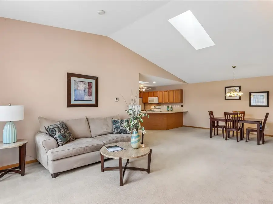 1233 74th Street Ne, Cedar Rapids, IA 52402 - #2
