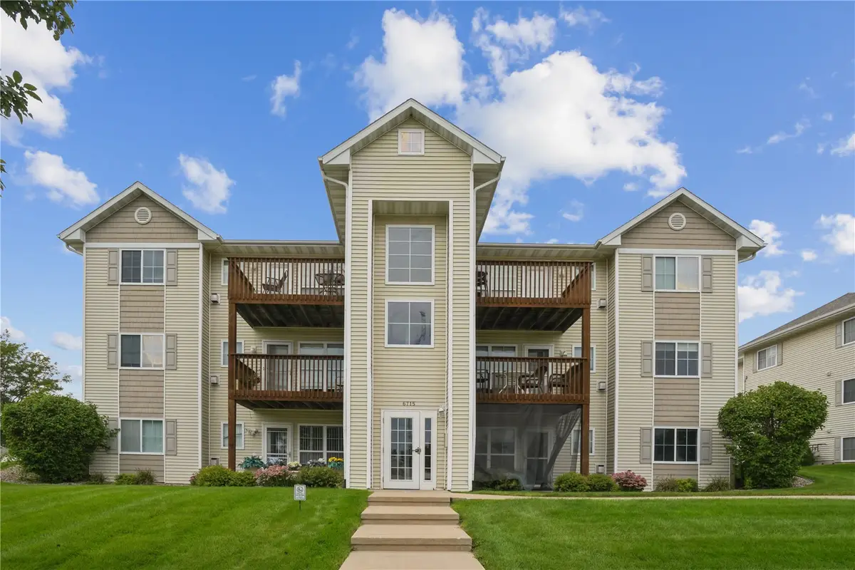 6715 Creekside Drive Ne #8, Cedar Rapids, IA 52402 - #1