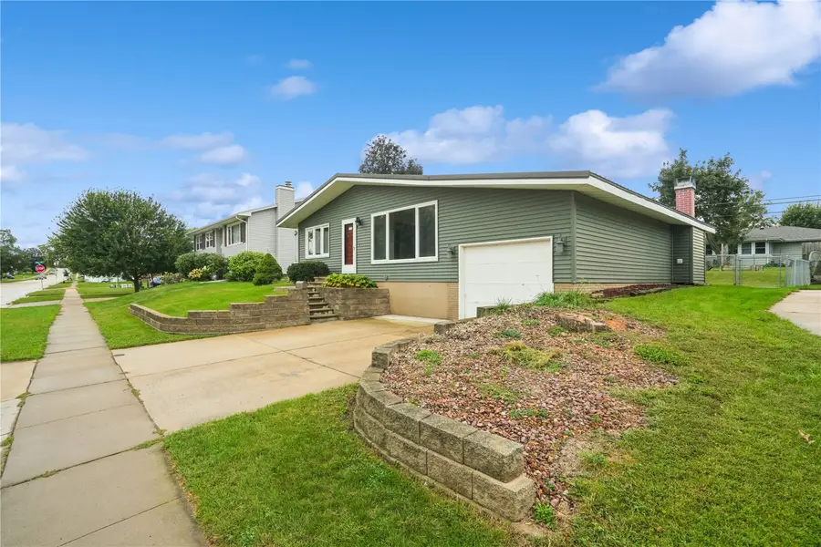 1535 Mcgowan Blvd, Marion, IA 52302 - #2