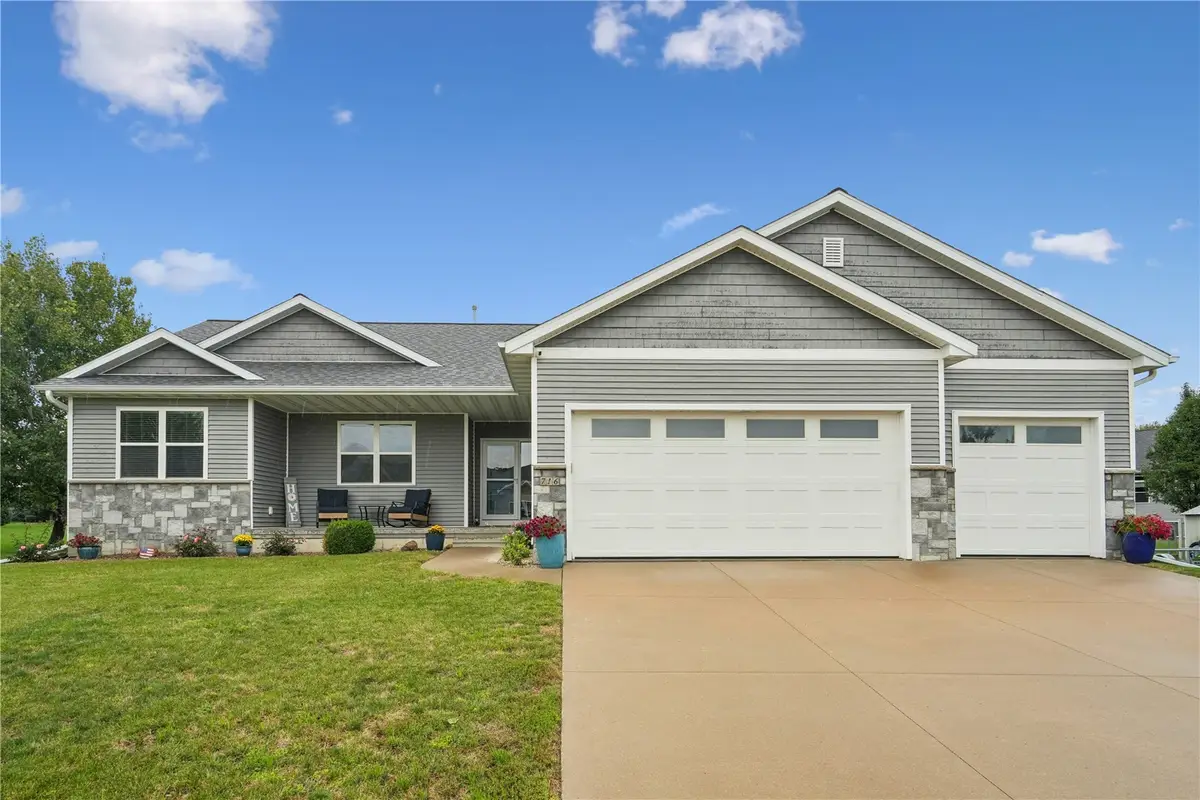 716 Tiburan Lane Ne, Cedar Rapids, IA 52402 - #1