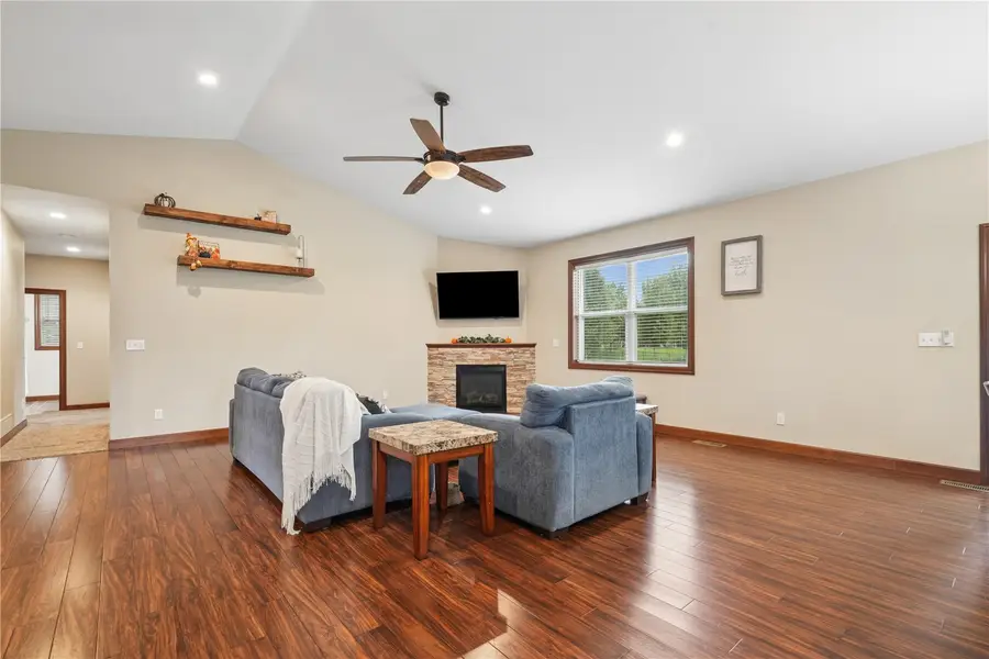 716 Tiburan Lane Ne, Cedar Rapids, IA 52402 - #3