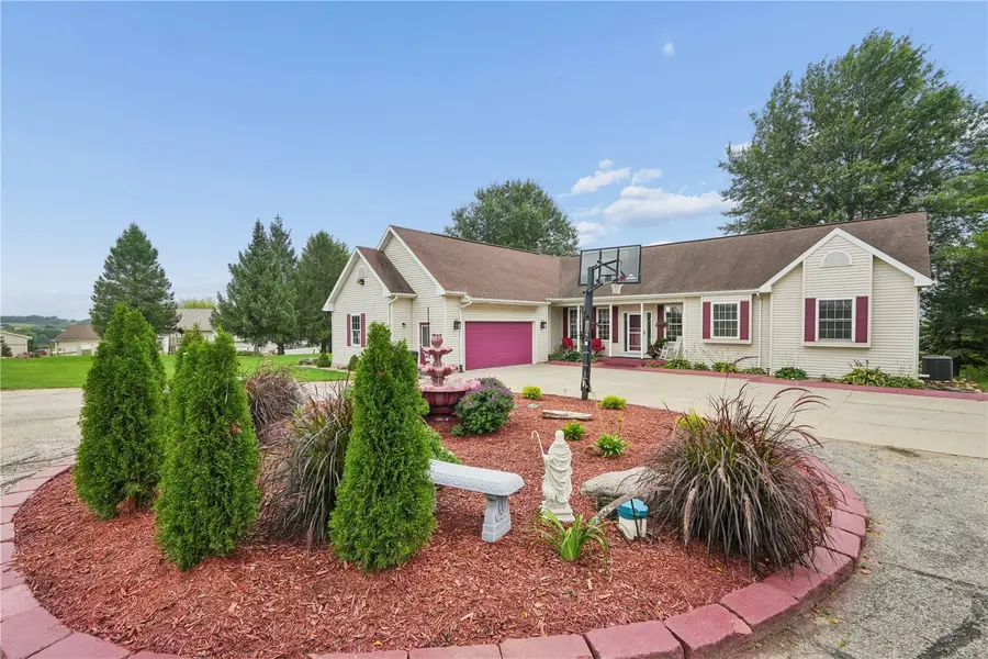 9902 Dutch Creek Drive, Anamosa, IA 52205 - #2