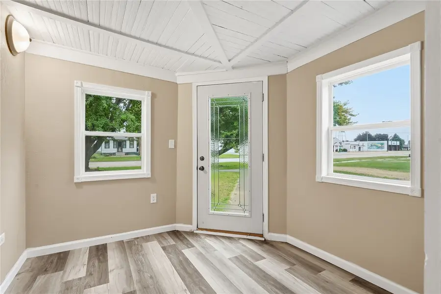 103 E Broadway St, Stanwood, IA 52337 - #3