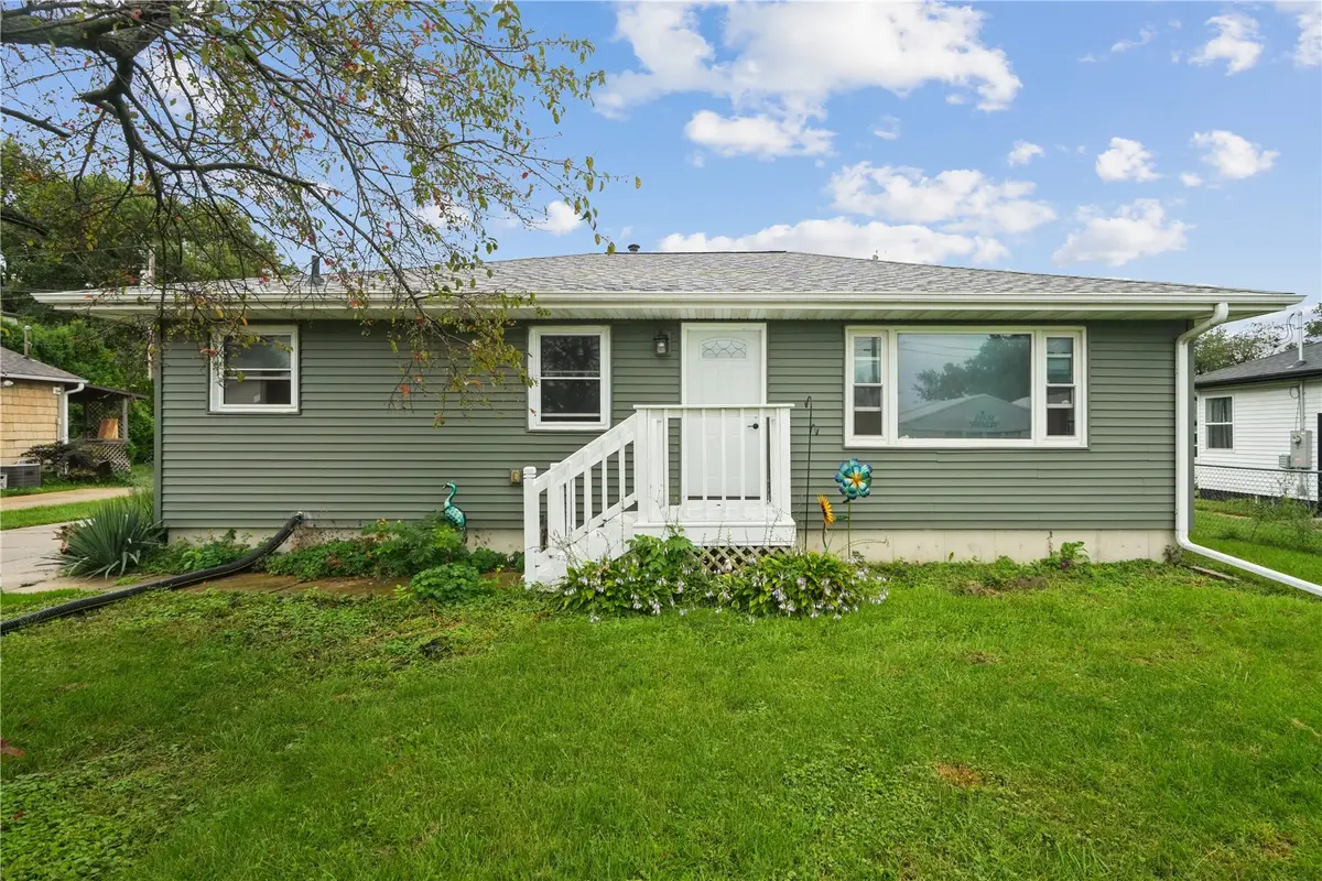 2765 5th Avenue, Marion, IA 52302 - #1