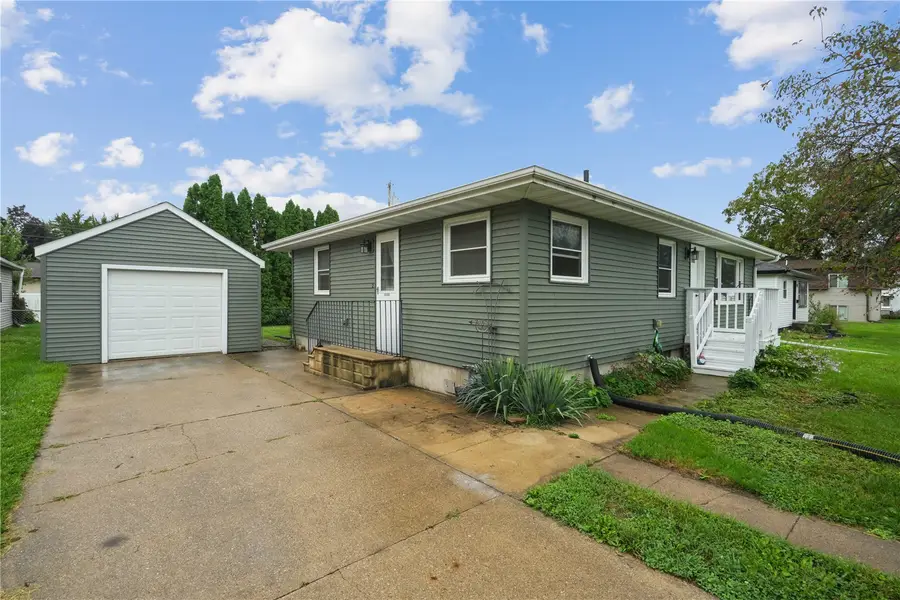 2765 5th Avenue, Marion, IA 52302 - #2