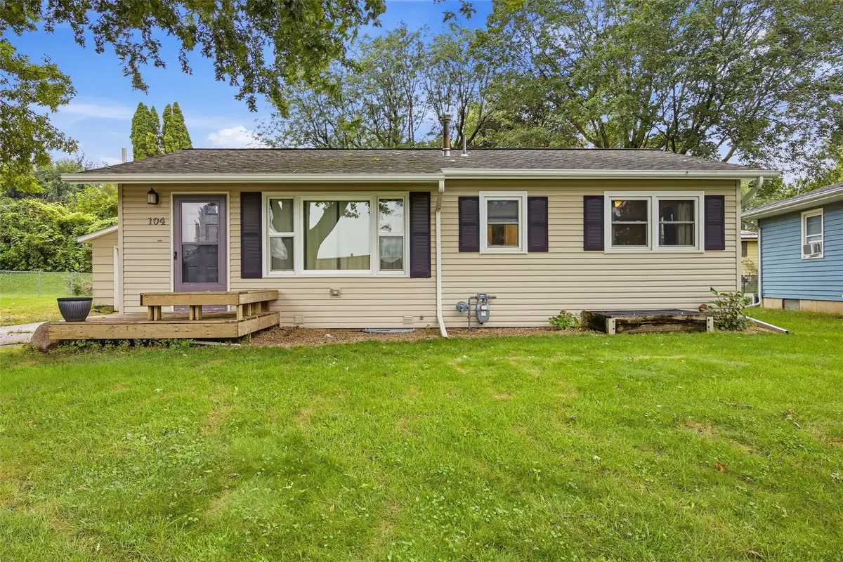 104 N Mcnamara Drive, Anamosa, IA 52205 - #1