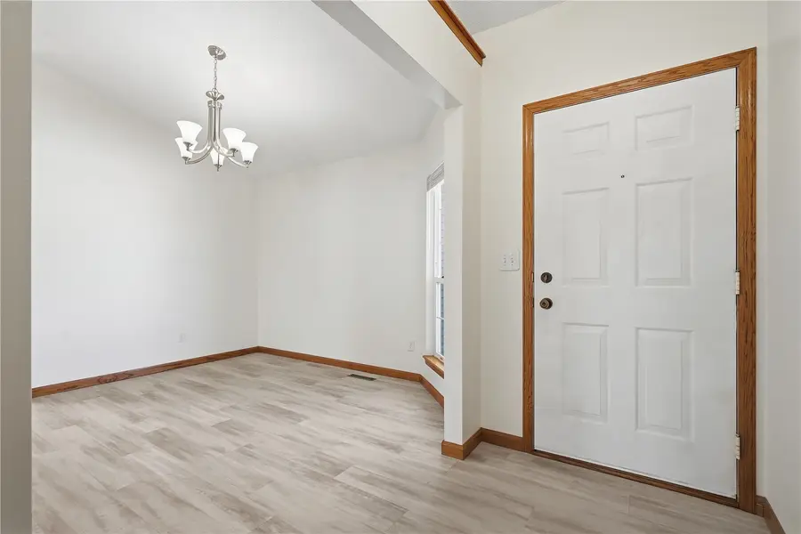 6805 Stone Terrace Dr, Cedar Rapids, IA 52404 - #3