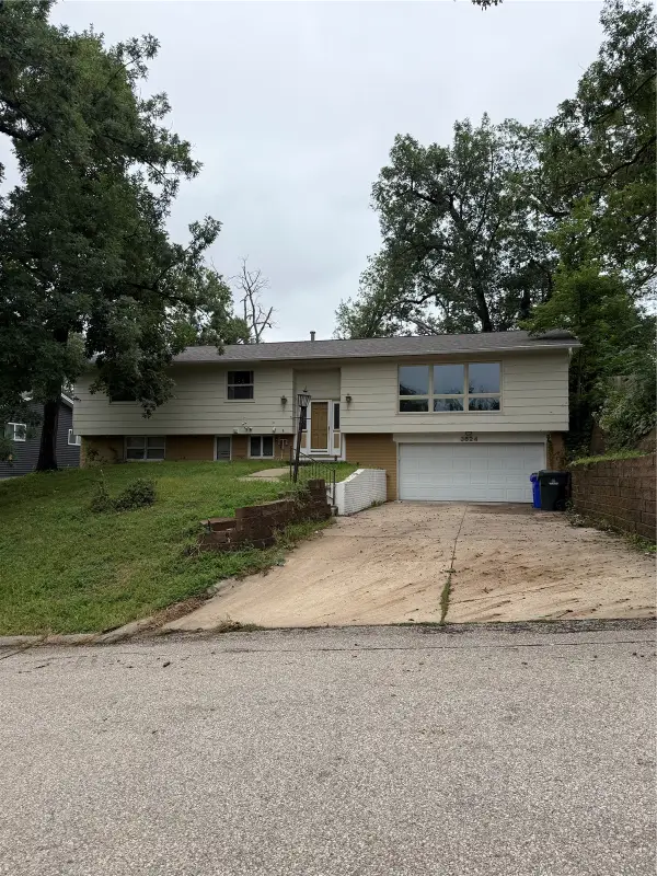 3624 Terrace Hill Drive Ne, Cedar Rapids, IA 52402