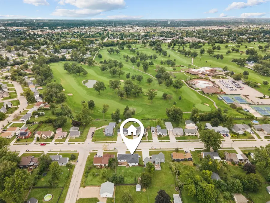 1133 35th St Ne, Cedar Rapids, IA 52402 - #3