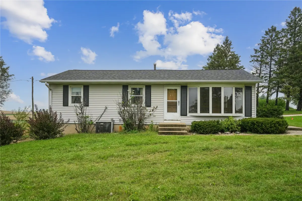 4906 Longview Dr Sw, Fairfax, IA 52228 - #1
