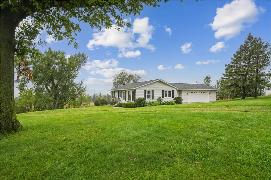 4906 Longview Dr Sw, Fairfax, IA 52228 - #2