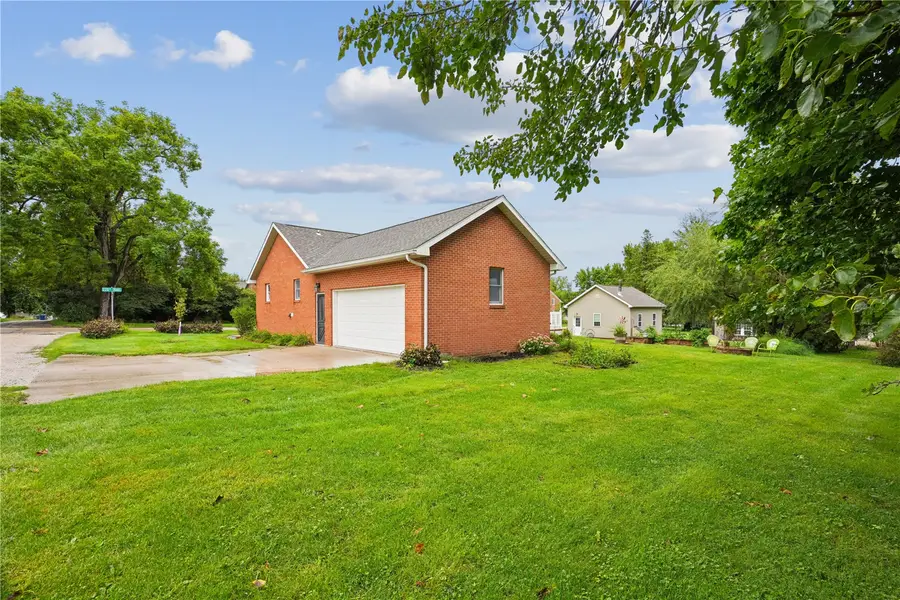 206 220th Trail, South Amana, IA 52334 - #2