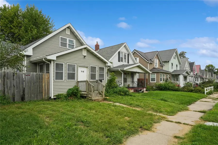 916 9th Street Sw, Cedar Rapids, IA 52404 - #2