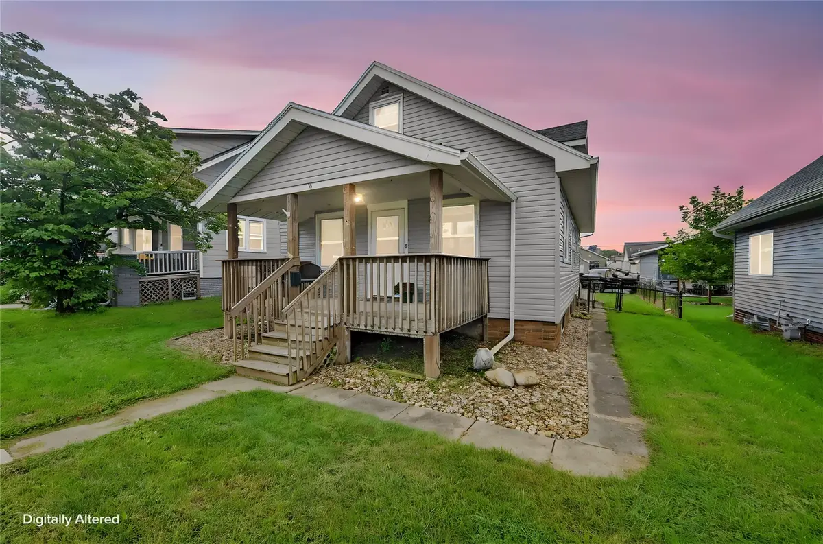2136 C Street Sw, Cedar Rapids, IA 52404 - #1