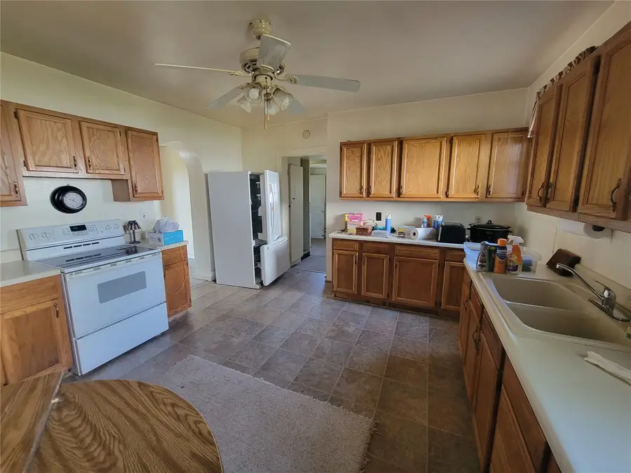 218 E Main St, Oxford, IA 52322 - #2