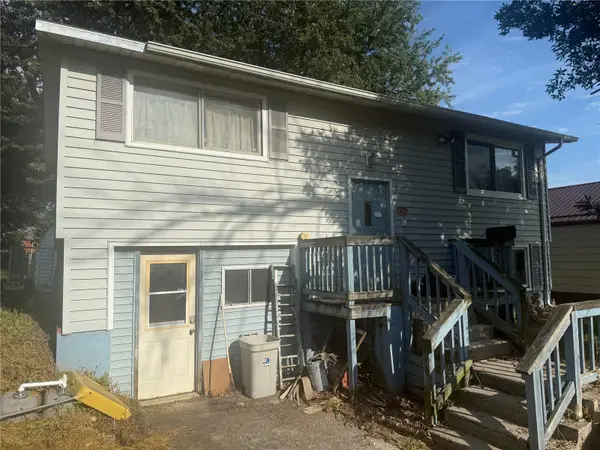 1511 4th Avenue, Belle Plaine, IA 52208