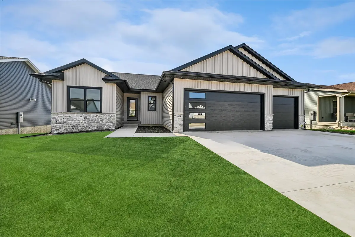 1423 Echo Ridge Lane, Marion, IA 52302 - #1