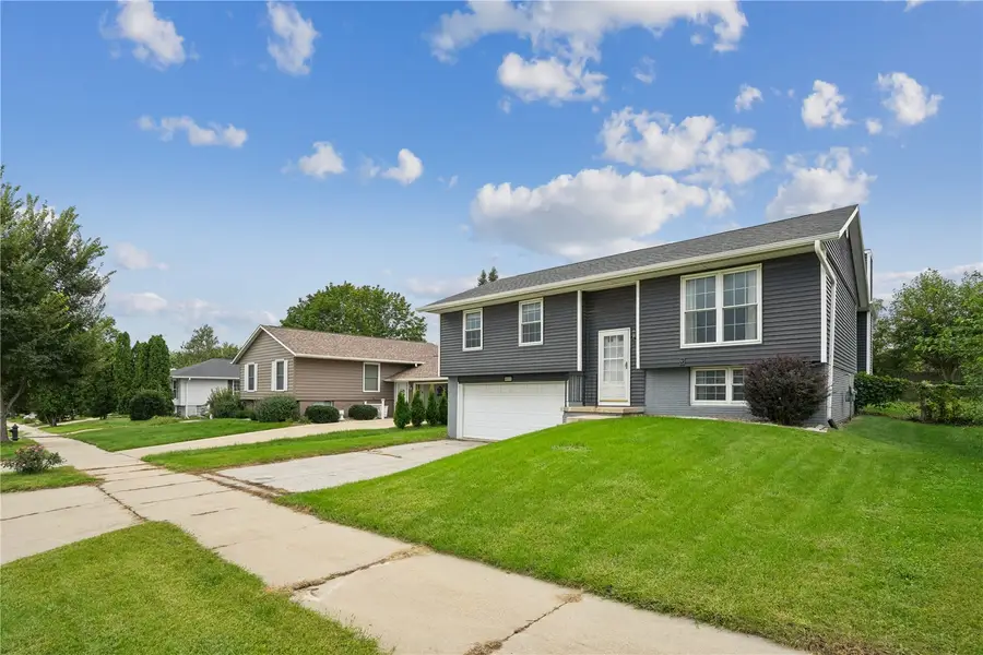 6605 Council Street Ne, Cedar Rapids, IA 52402 - #2