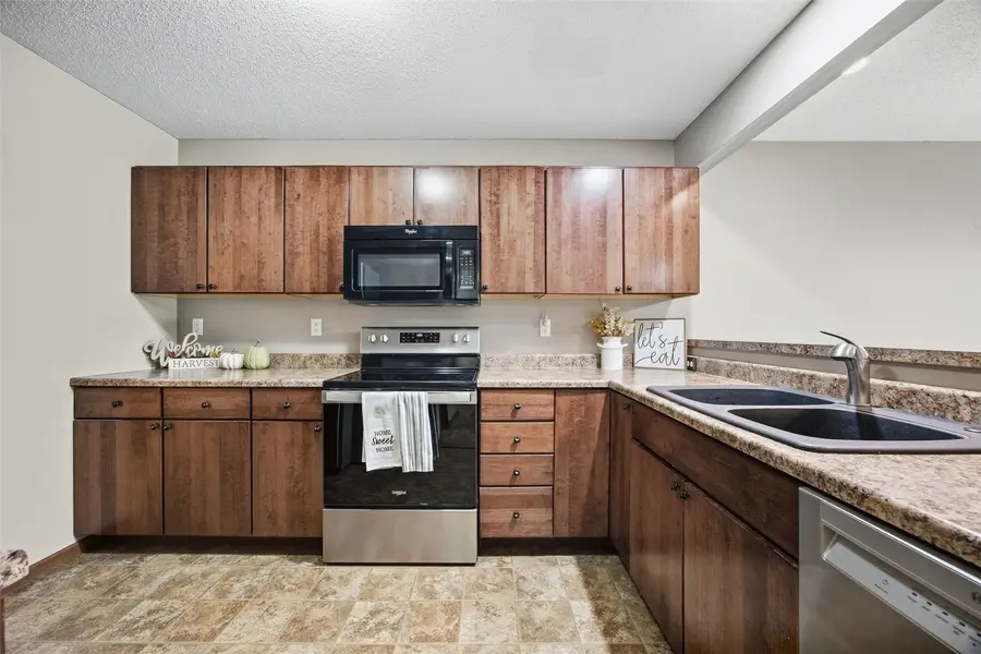3535 Stoney Point Road Sw, Cedar Rapids, IA 52404 - #2