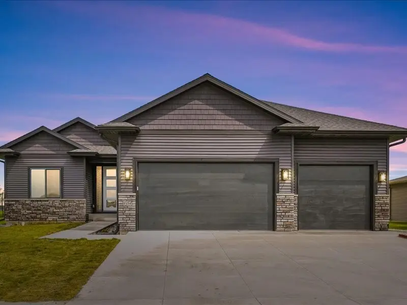 804 Windam Drive, Solon, IA 52333 - #1