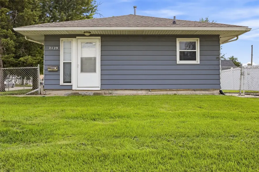 2429 Mt Vernon Road Se, Cedar Rapids, IA 52403 - #2