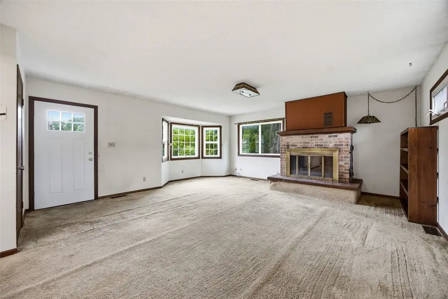 1211 Crestview Drive Se, Cedar Rapids, IA 52403 - #2