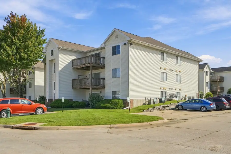 4627 1st Avenue Sw #11, Cedar Rapids, IA 52404 - #2