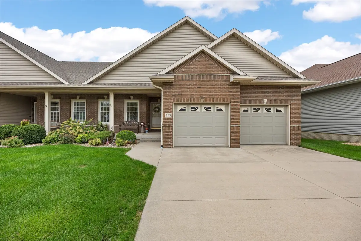 319 13th Ave Sw, Mount Vernon, IA 52314 - #1
