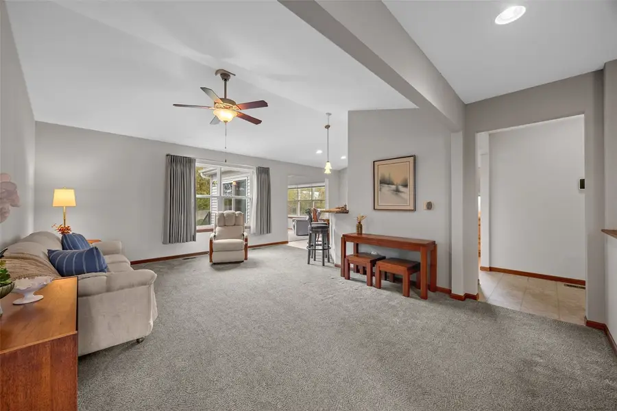 8520 Grand Oaks Drive Ne, Cedar Rapids, IA 52402 - #3