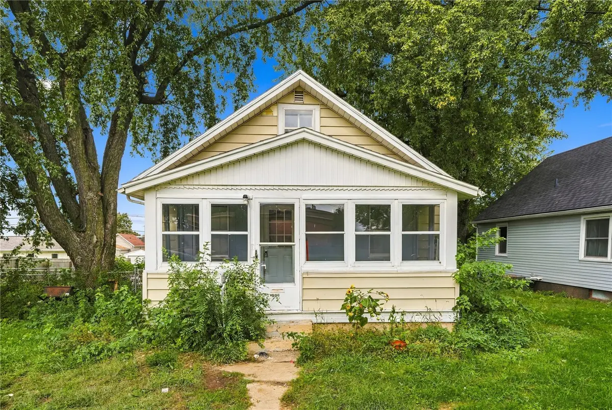 806 22nd Avenue Sw, Cedar Rapids, IA 52404 - #1