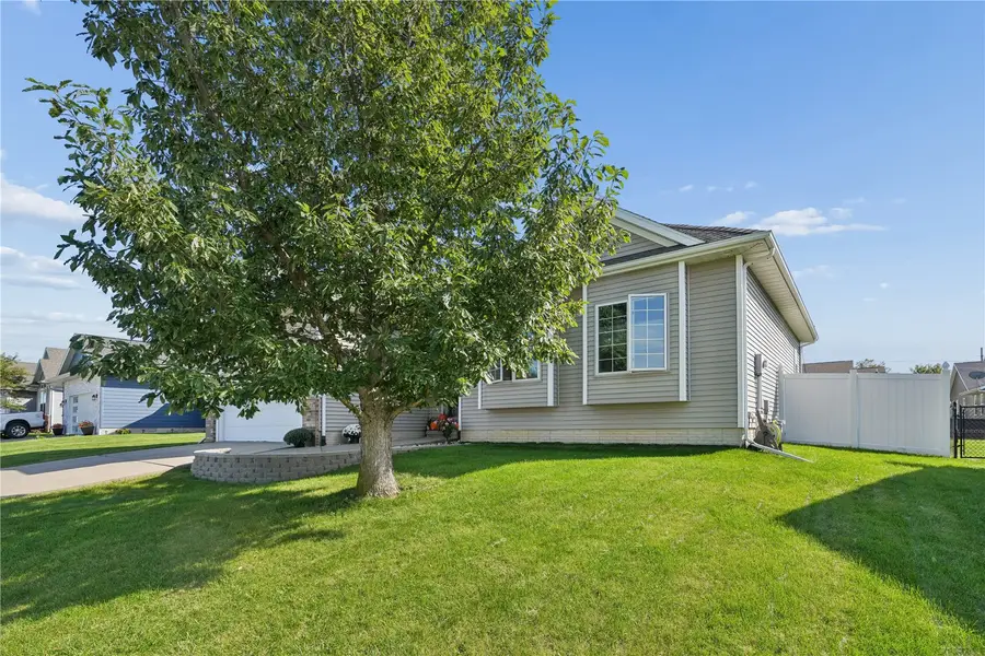 5501 Mayfair St, Cedar Rapids, IA 52404 - #2