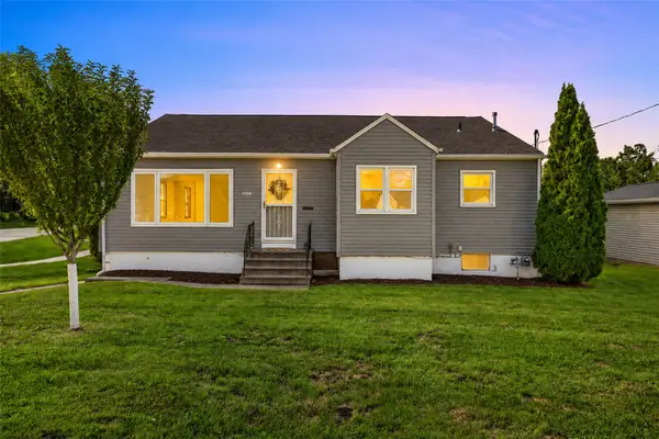 3019 Oakland Rd Ne, Cedar Rapids, IA 52402