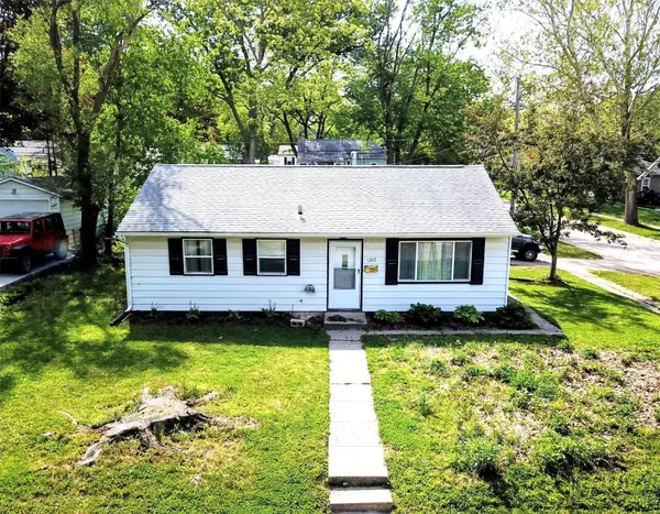 1303 Ash Street, Iowa City, IA 52240