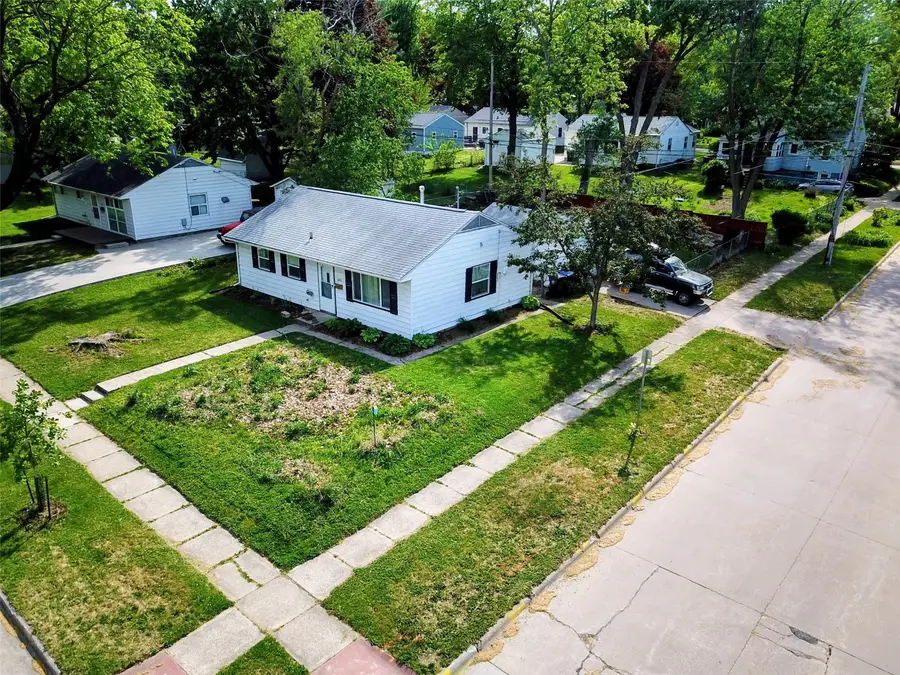 1303 Ash Street, Iowa City, IA 52240 - #3