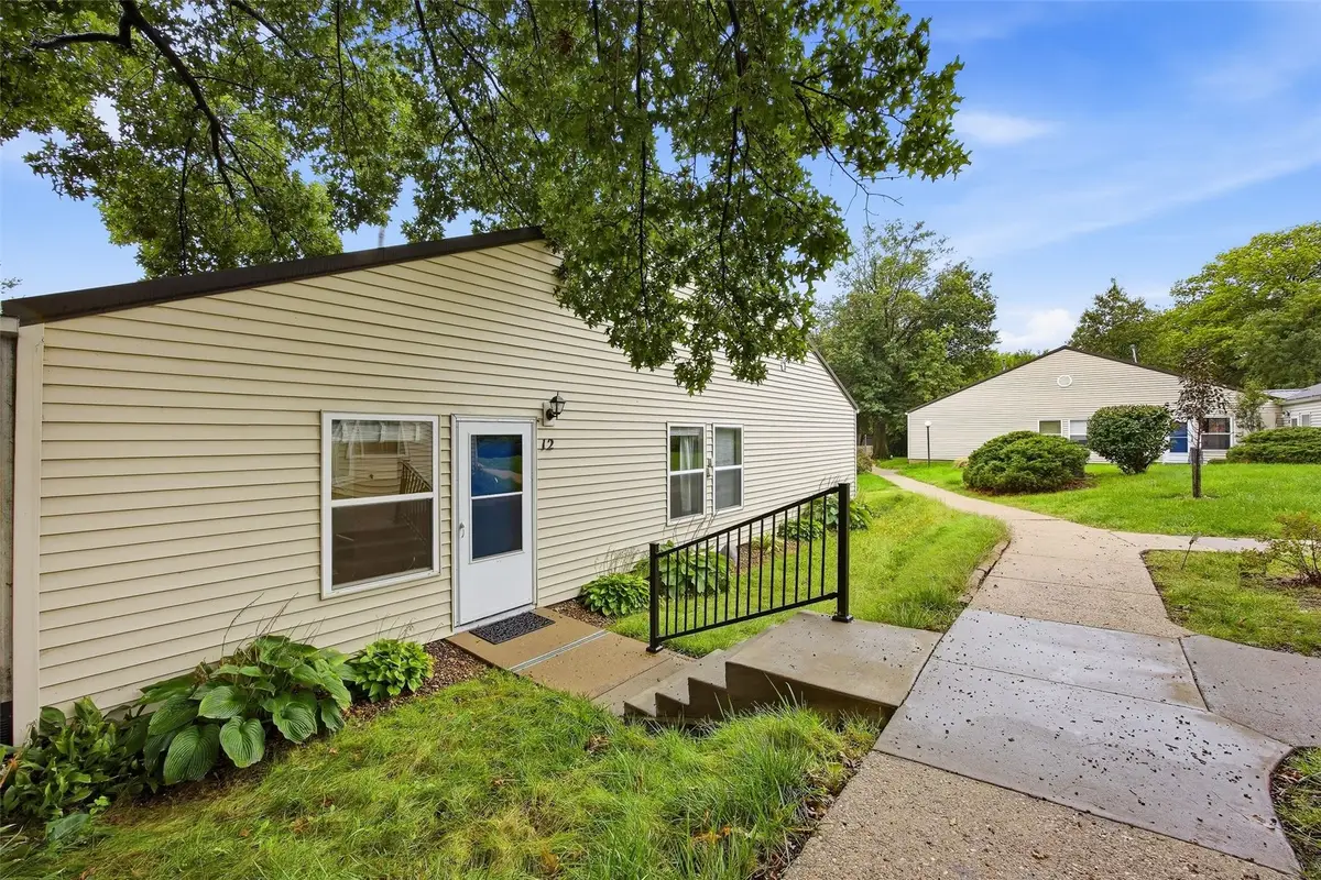 1220 Village Rd #12, Iowa City, IA 52240 - #1
