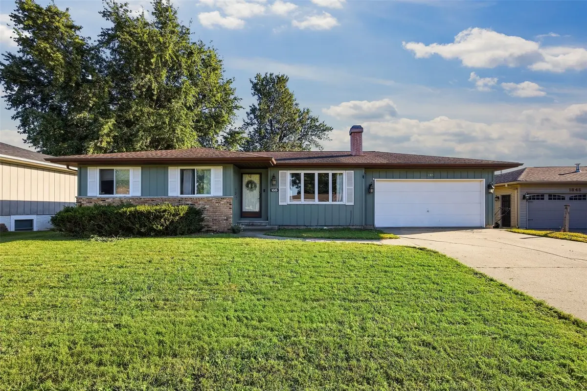 1885 28th Avenue, Marion, IA 52302 - #1