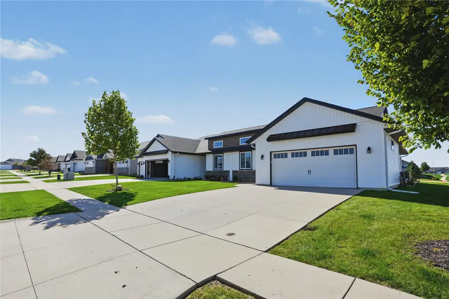 3301 Platinum Way, Marion, IA 52302 - #2