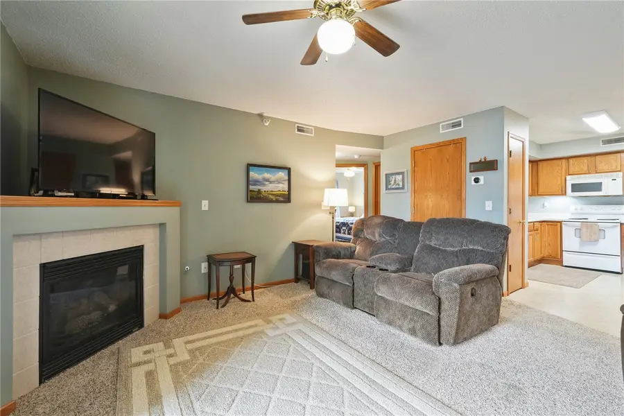 600 Colton Circle Ne #8, Cedar Rapids, IA 52402 - #3