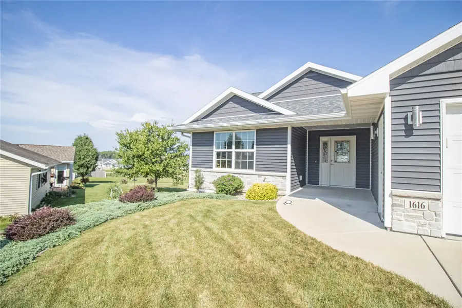1616 Meadow Ridge Court, Anamosa, IA 52205 - #2