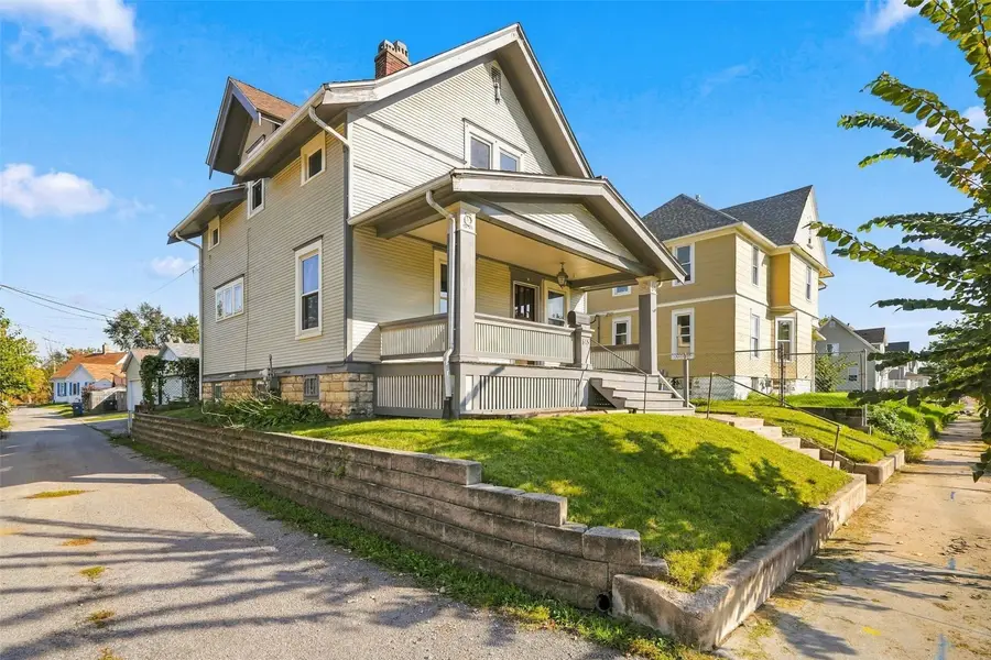 615 4th Street Sw, Cedar Rapids, IA 52404 - #2
