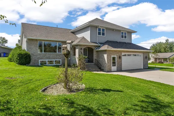 1370 Wiley Boulevard Nw, Cedar Rapids, IA 52405