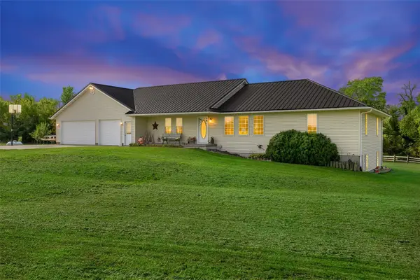 2976 61st Street Lane, Vinton, IA 52349