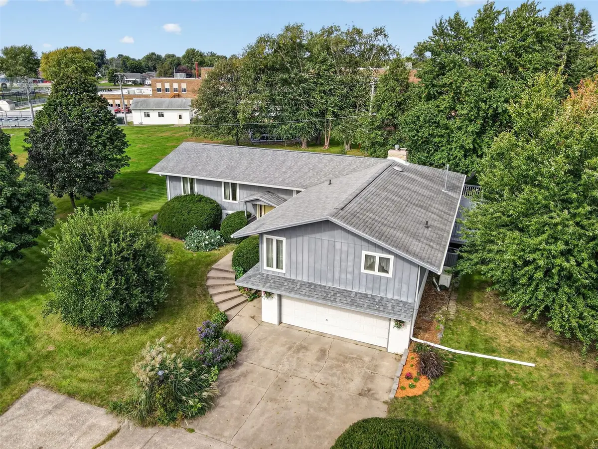 1515 Washington Drive, Vinton, IA 52349 - #1